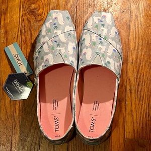 TOMS llama shoes!!